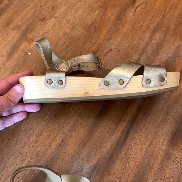 Silver strappy clogs - Picture 9 of 9